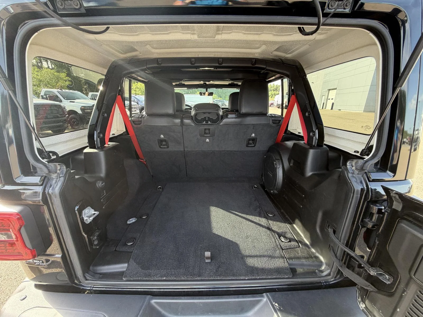 Used 2020 Black Clearcoat Jeep Recon image 17