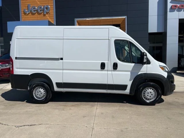 Used 2025 White Ram High Roof image 2