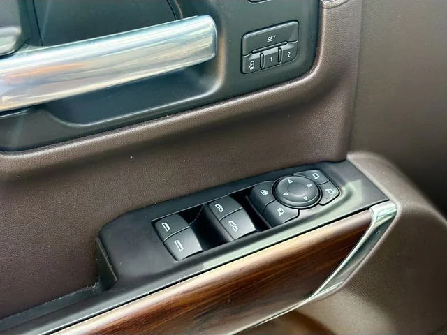 Used 2020 White GMC SLT image 18