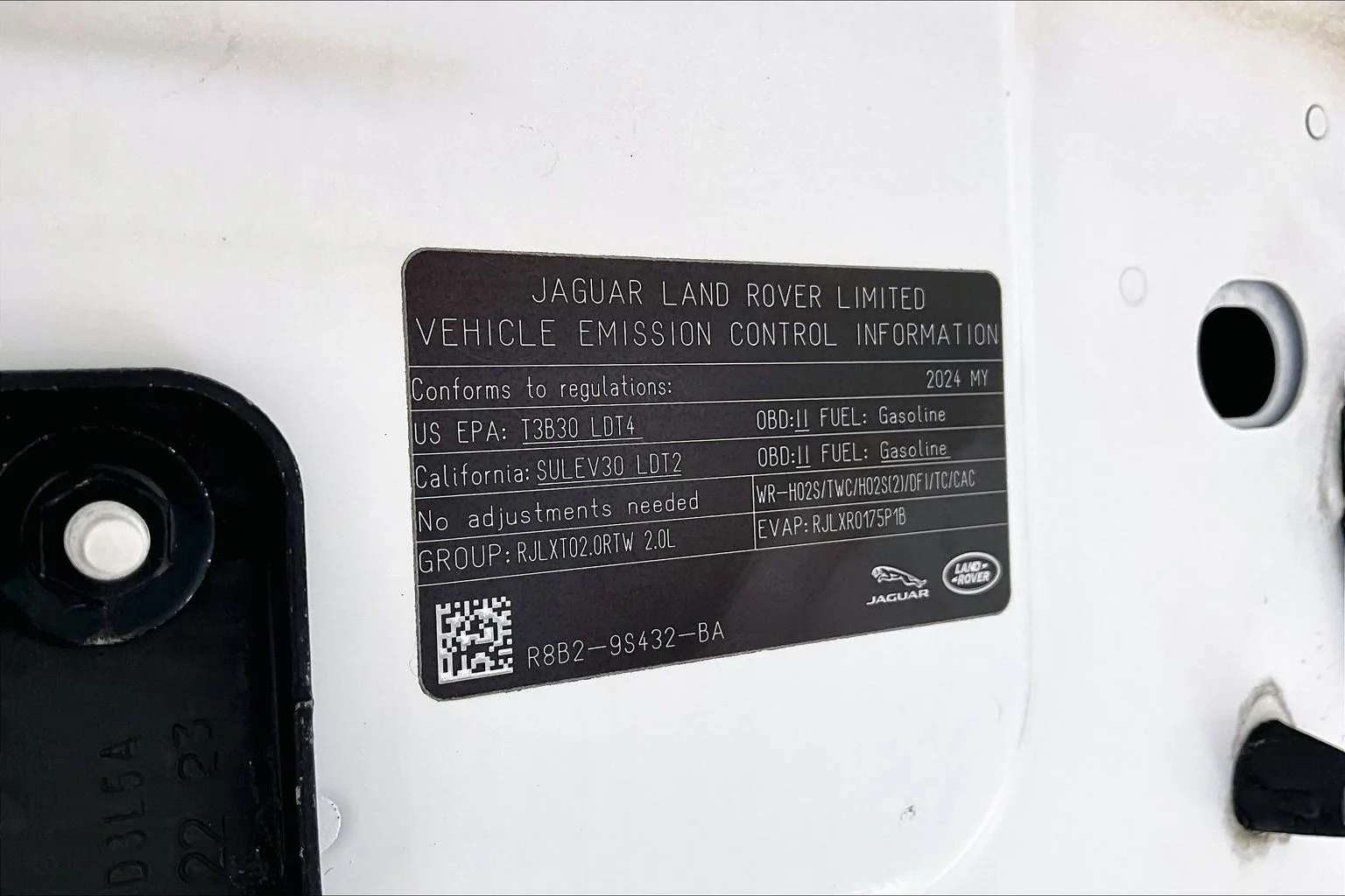 Used 2024 White Land Rover S image 31
