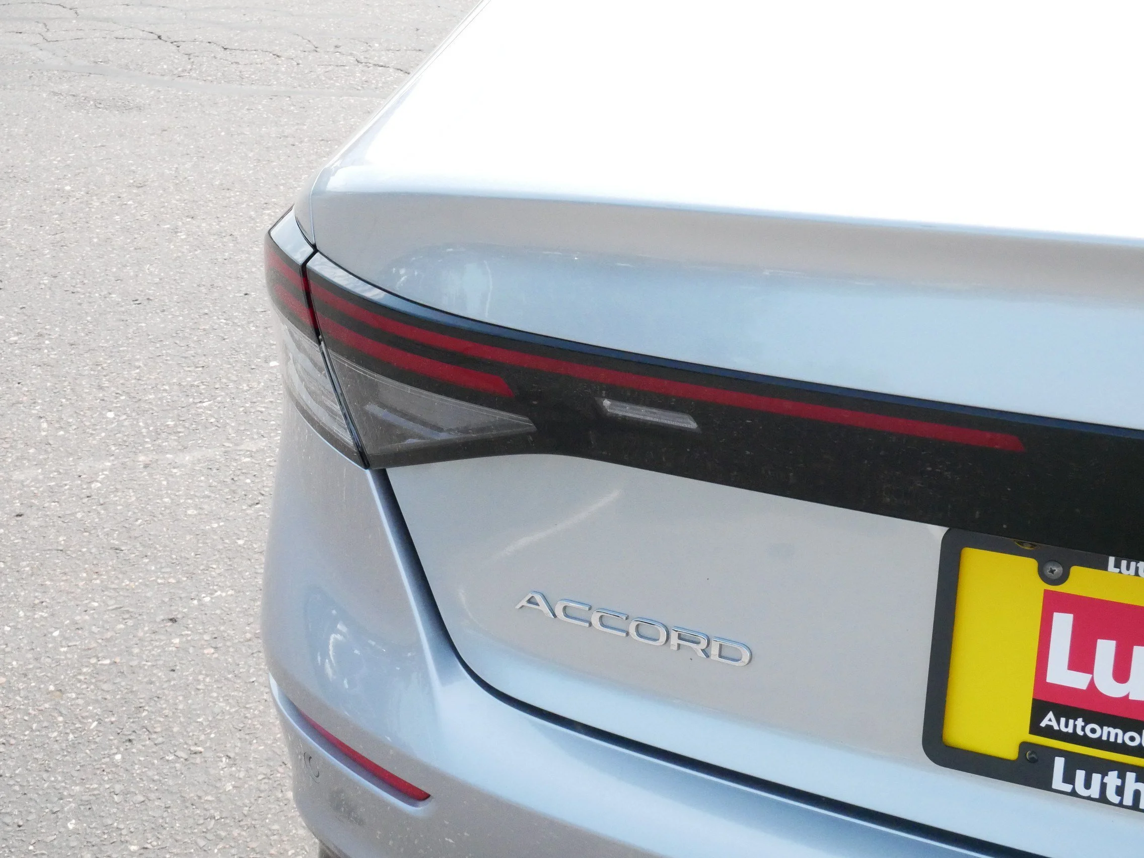Used 2024 Solar Silver Metallic Honda Touring image 17
