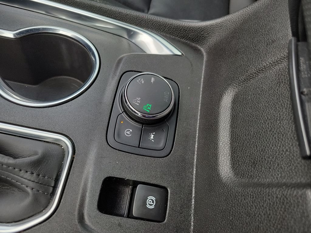 Used 2022 Black Chevrolet Premier image 39