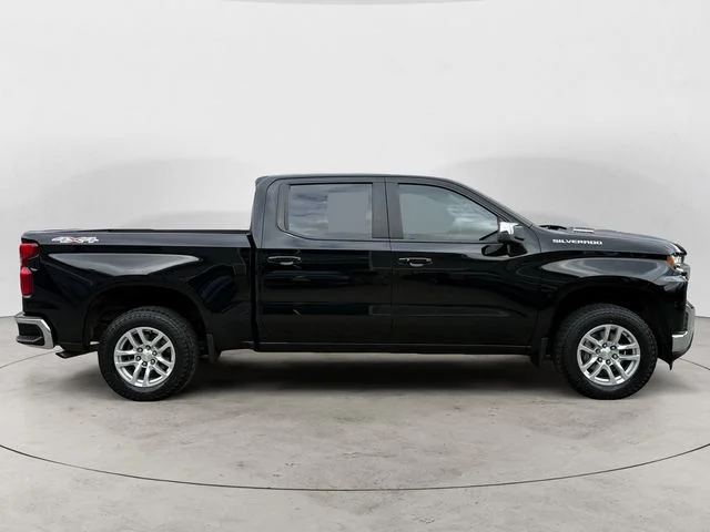 Used 2021 Black Chevrolet LT image 4
