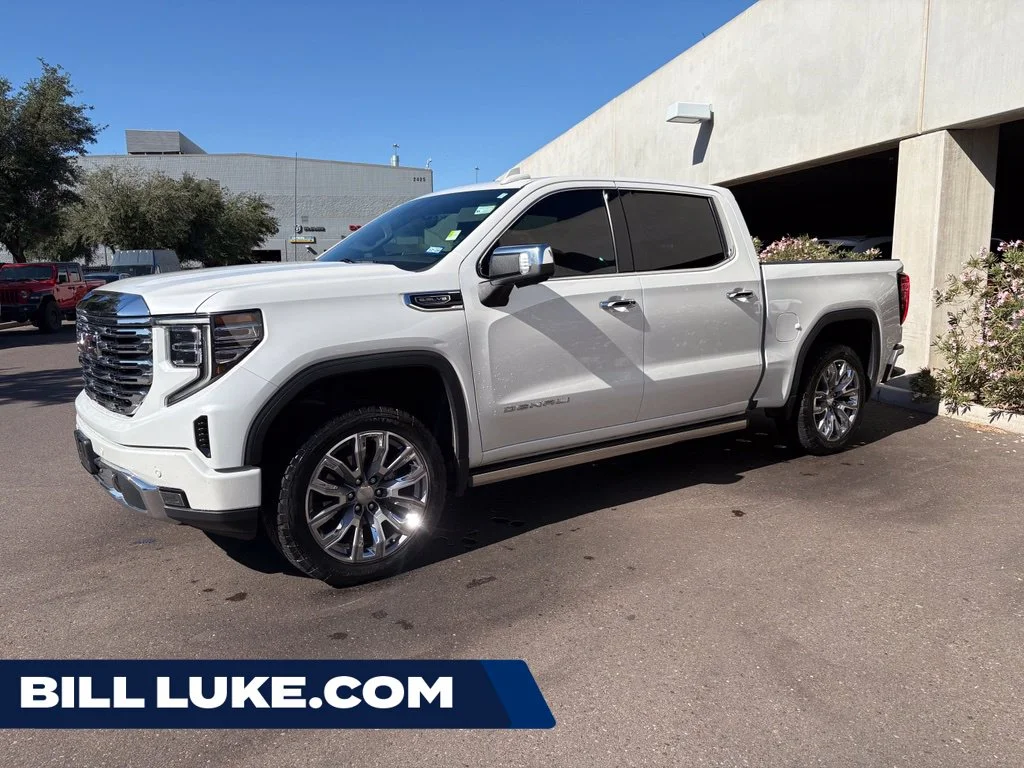 Used 2022 White GMC Denali image 1