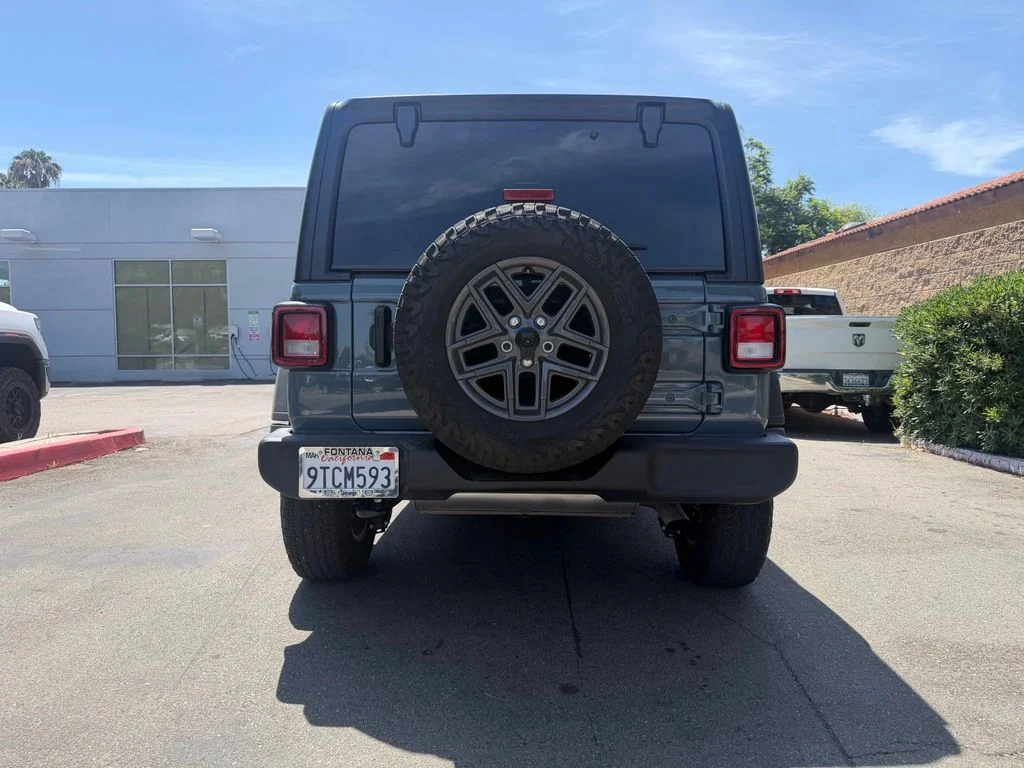 Used 2024 Gray Jeep Sport S image 12