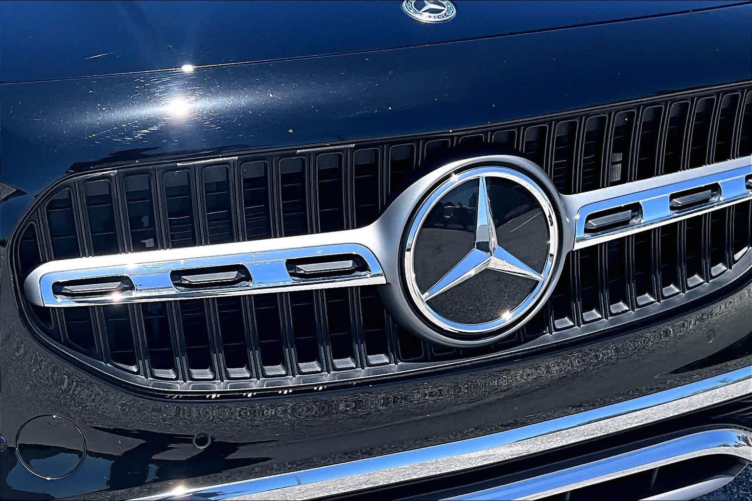 Used 2025 Night Black Mercedes-Benz GLA 250 image 30