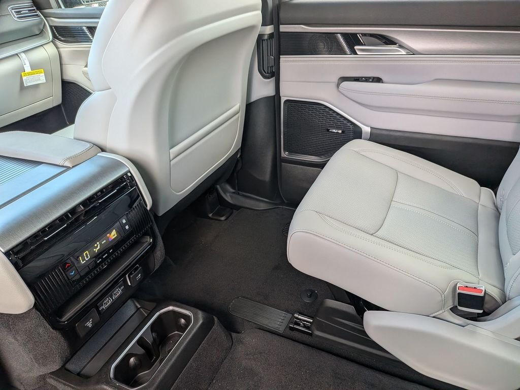 New 2026 Baltic Gray Metallic Clearcoat Jeep  image 32