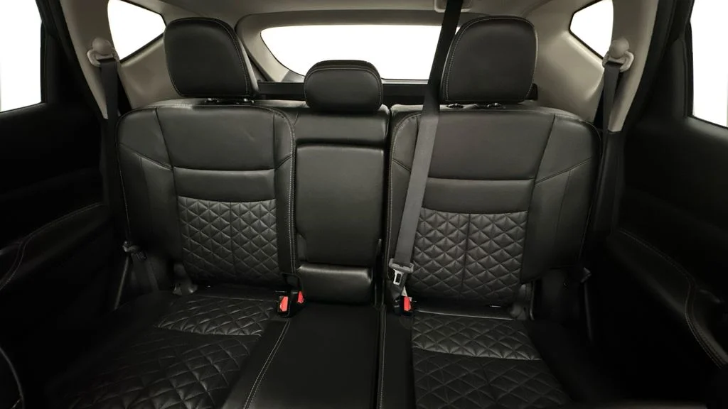 Certified Used 2023 Black Nissan Platinum image 15