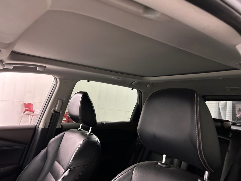 Used 2021 Gray Nissan SL image 25