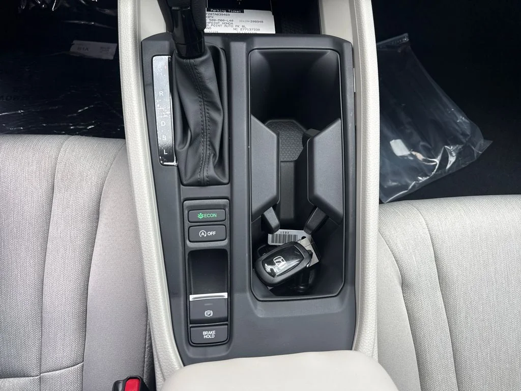 Used 2026 Platinum White Pearl Honda LX image 23