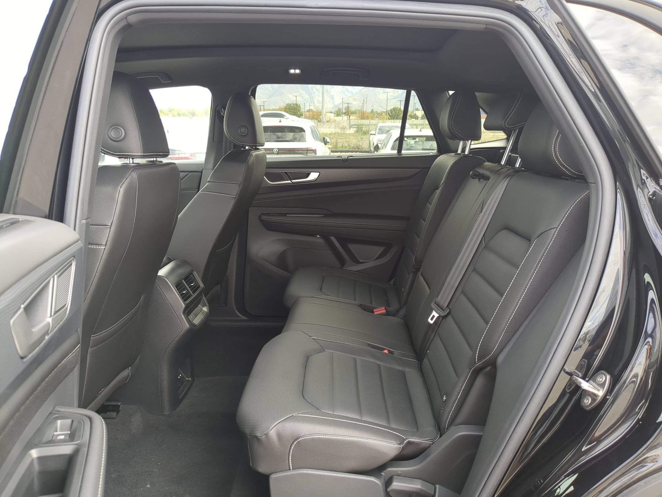 New 2026 Deep Black Pearl Volkswagen 2.0T SEL R-Line Black image 15