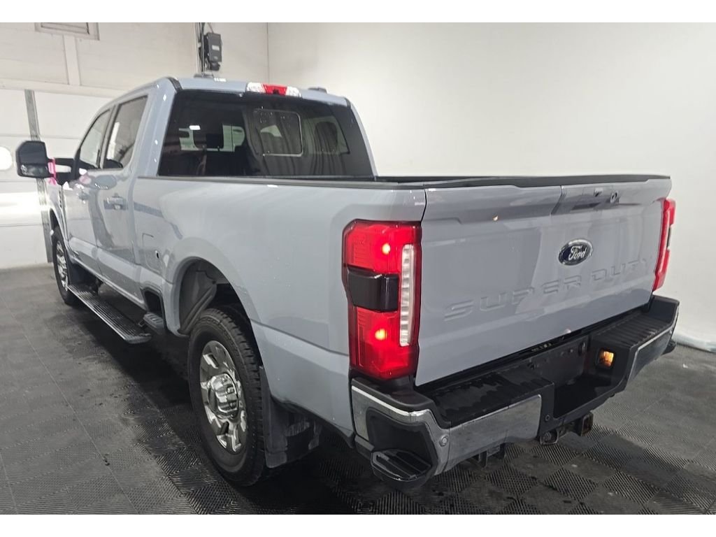 Used 2024 GLACIER GRAY Ford LARIAT image 3