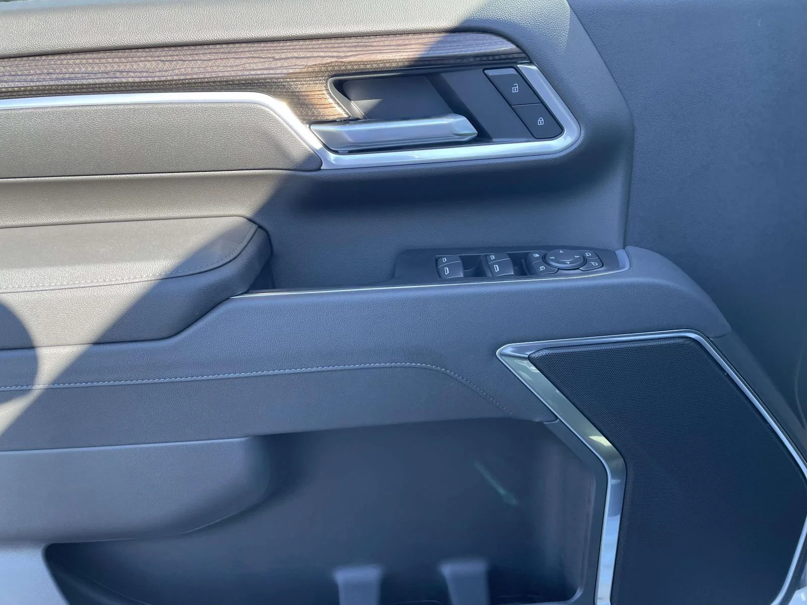 New 2026 Summit White Chevrolet LT DRW image 14