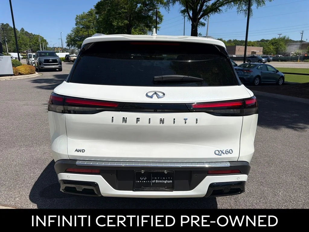Certified Used 2023 Majestic White INFINITI LUXE image 11