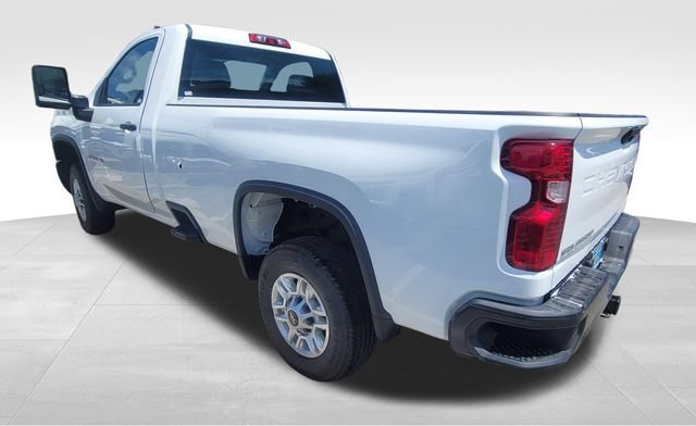 New 2025 Summit White Chevrolet WT image 5
