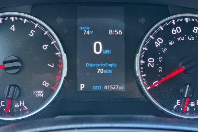 Used 2020 White Toyota LE image 24