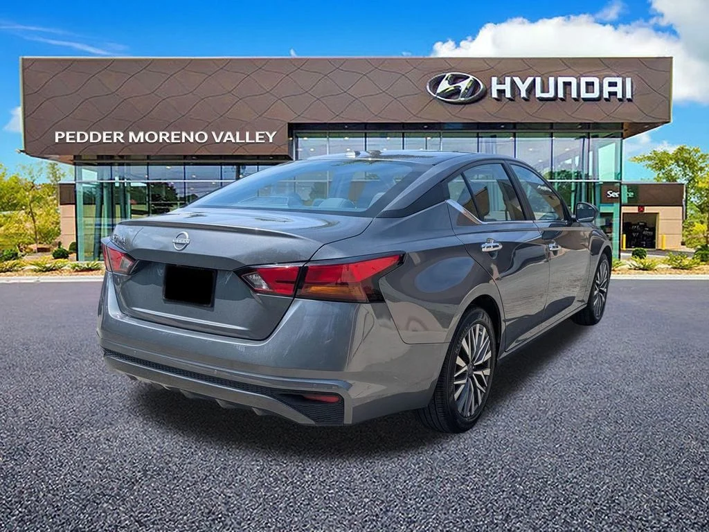 Used 2025 Gray Nissan 2.5 SV image 2