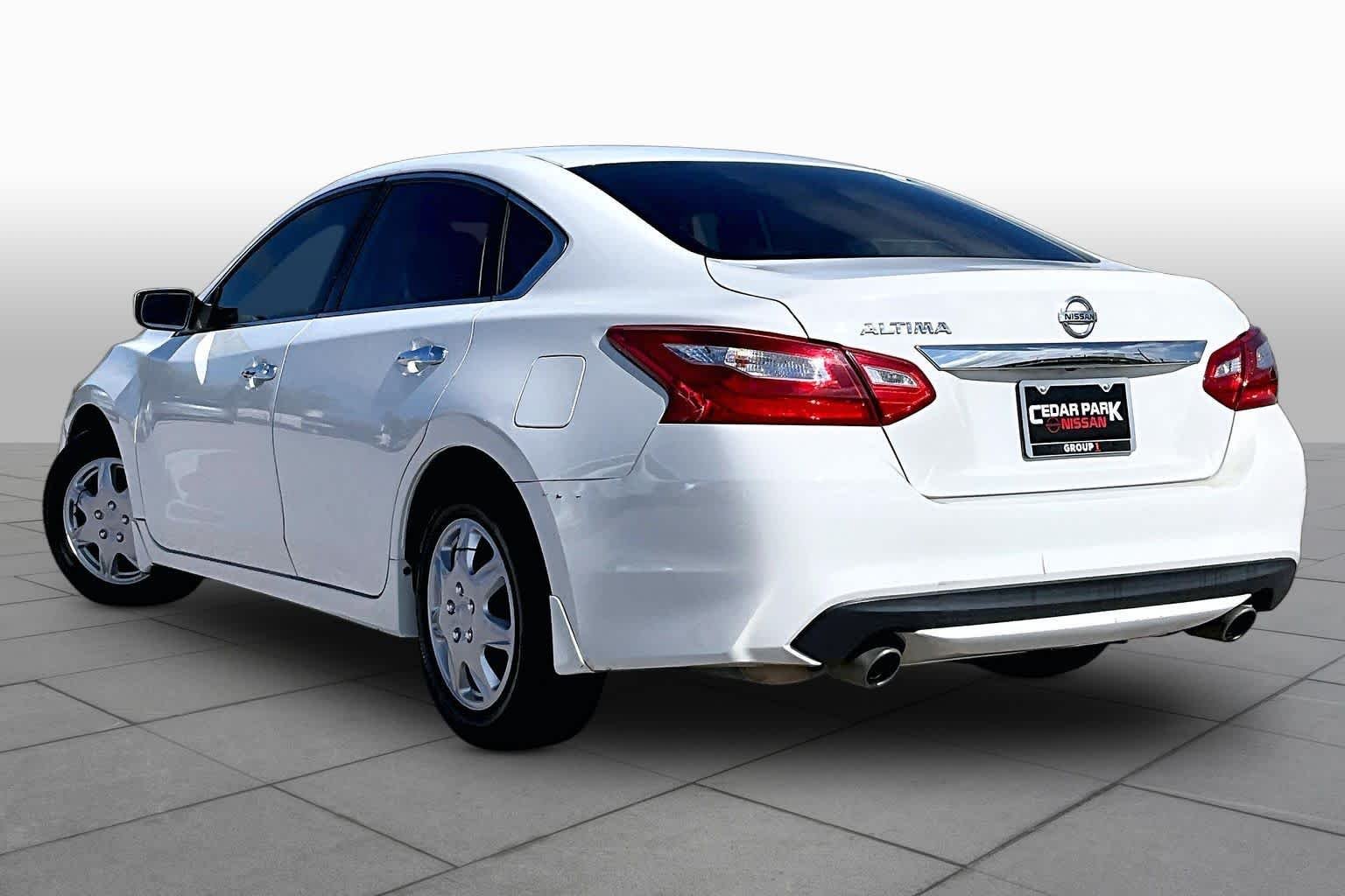Used 2017 Glacier White Nissan 2.5 S image 12