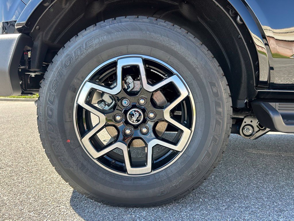 New 2026 Shadow Black Ford Outer Banks® image 33