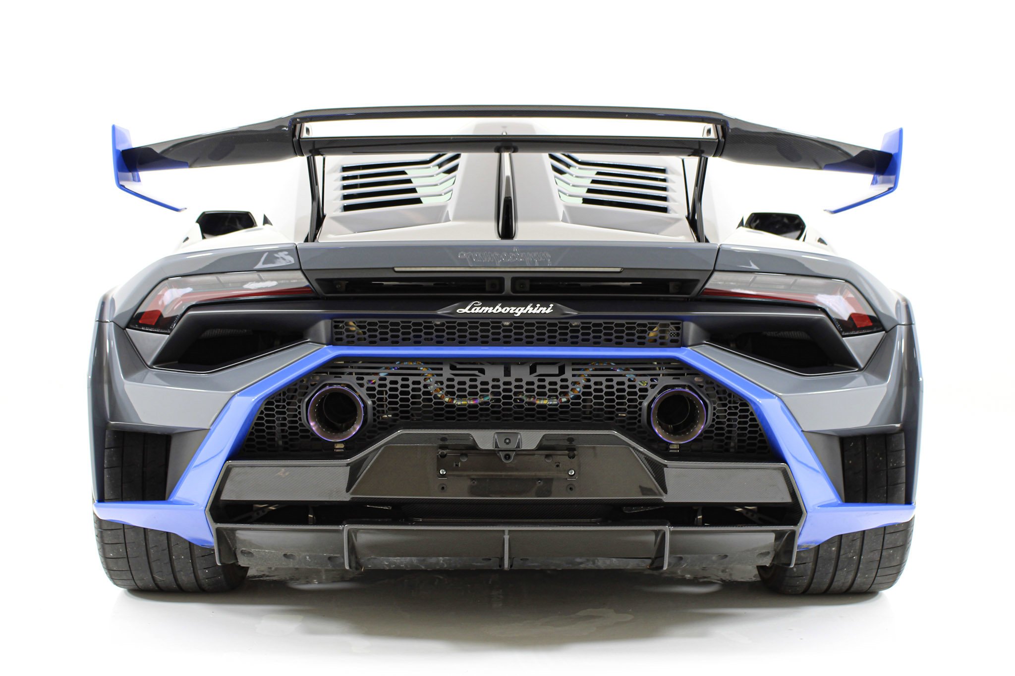 Used 2023 Gray Lamborghini  image 6