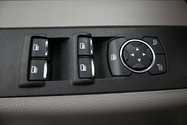 Used 2020 White Ford XL image 11