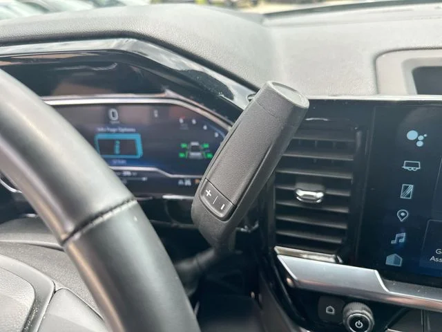 Used 2025 White Chevrolet LT image 19