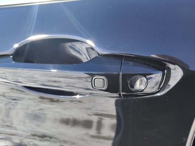 New 2026 Black Mitsubishi SE image 2