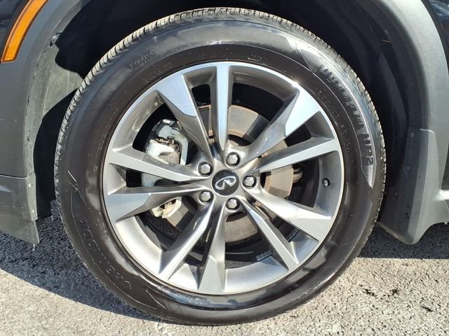 Used 2025 Black INFINITI LUXE image 10