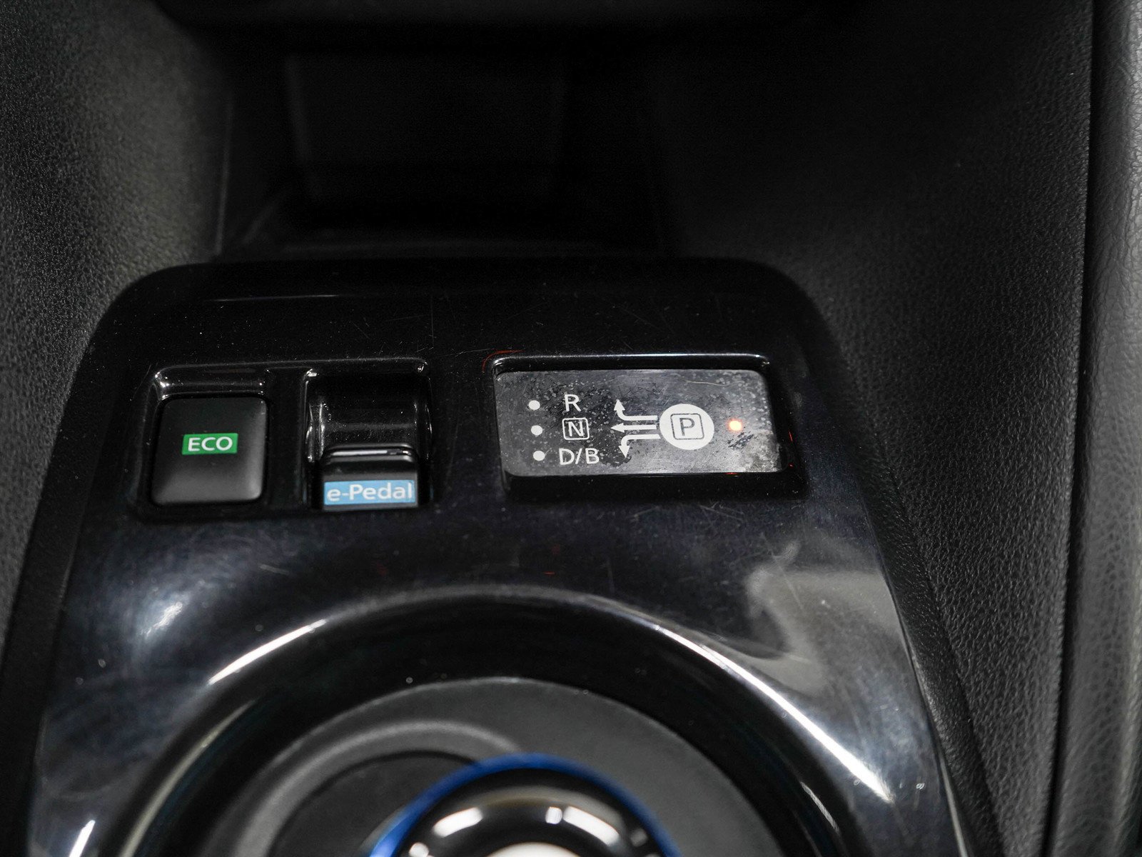 Used 2020 Gun Metallic Nissan SV Hatchback image 23
