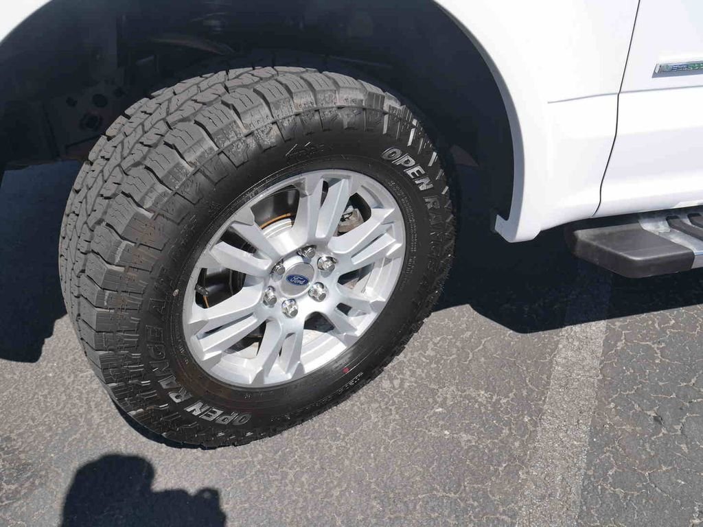 Used 2016 White Ford Lariat image 14