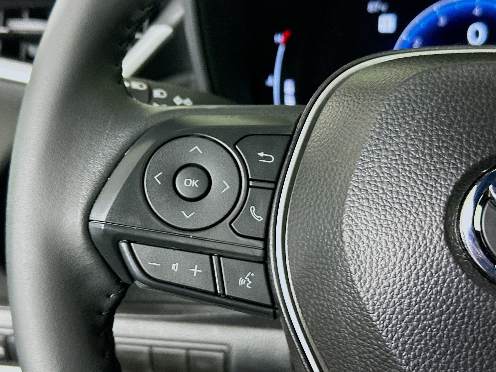Used 2026 Ice Toyota SE image 16