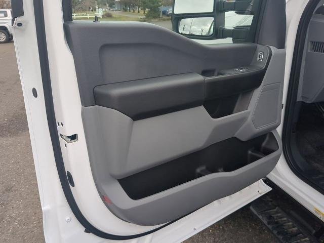 2024 Ford F-550 Super Duty Chassis Cab XL - Photo 9