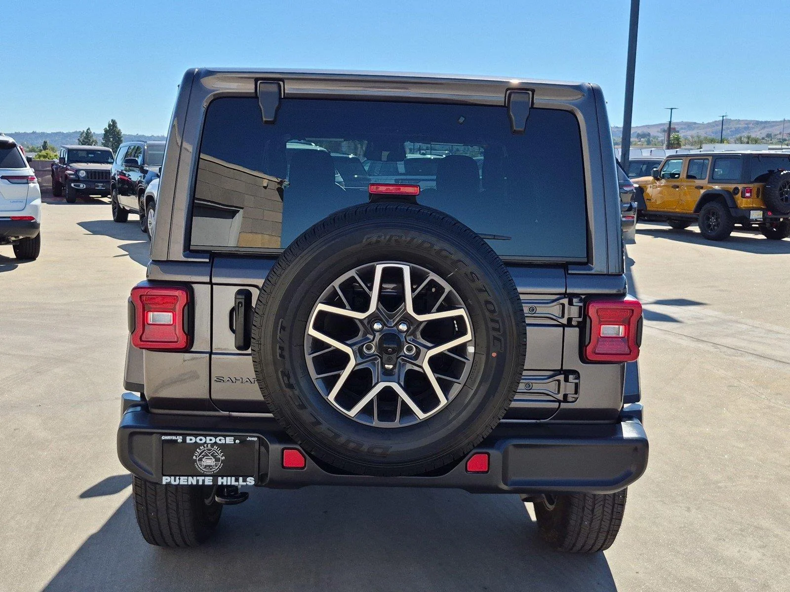 Certified Used 2026 Granite Crystal Metallic Clearcoat Jeep Sahara image 6