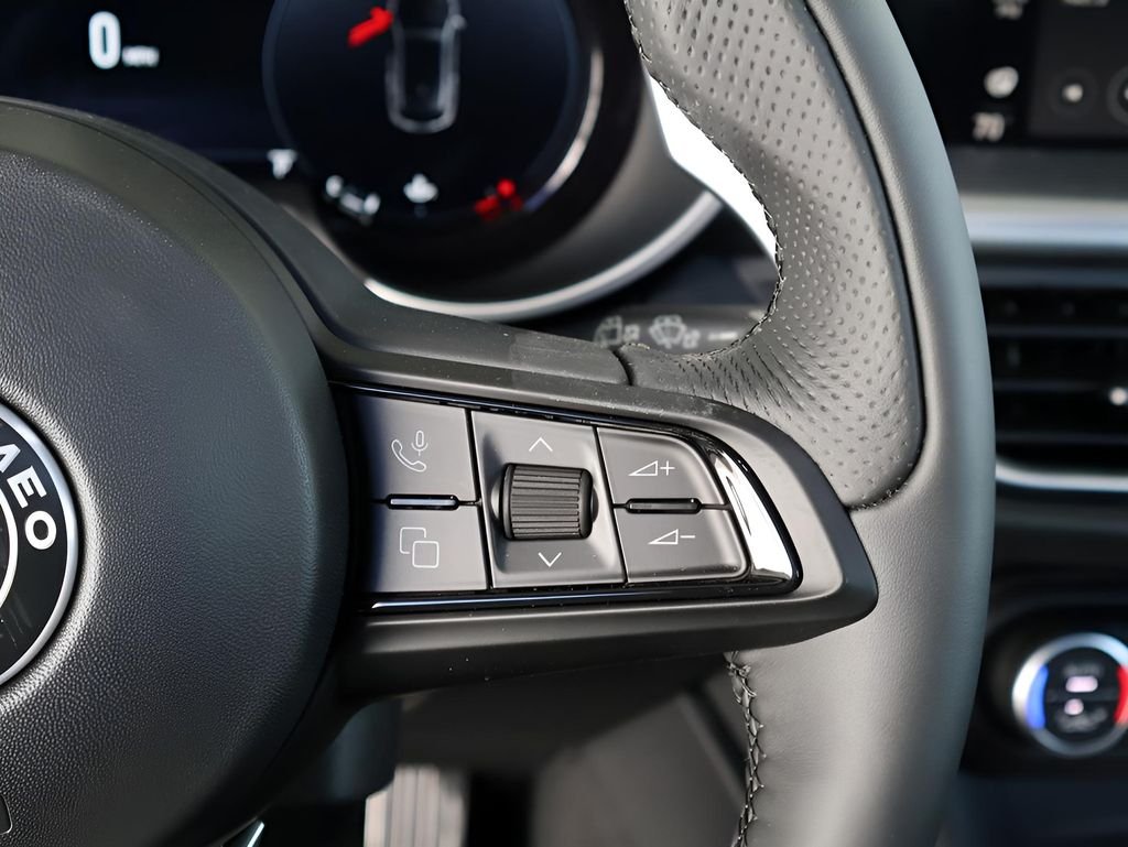 2025 Alfa Romeo Stelvio Base - Photo 32