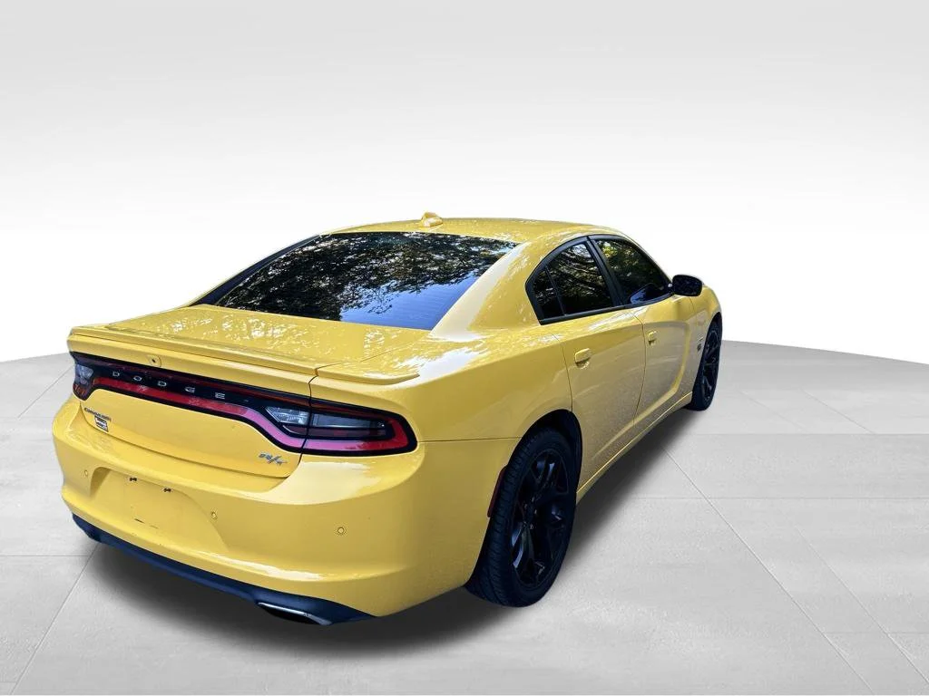 Used 2017 Yellow Dodge R/T image 5
