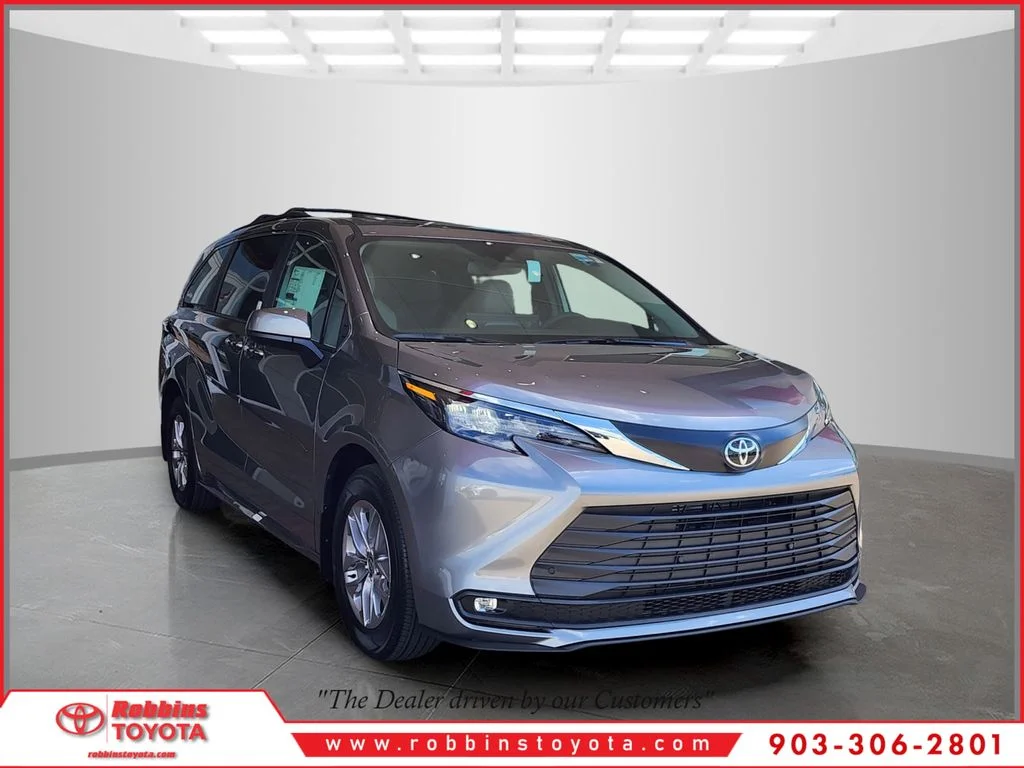2026 Toyota Sienna XLE 8-Passenger Hybrid FWD's photo