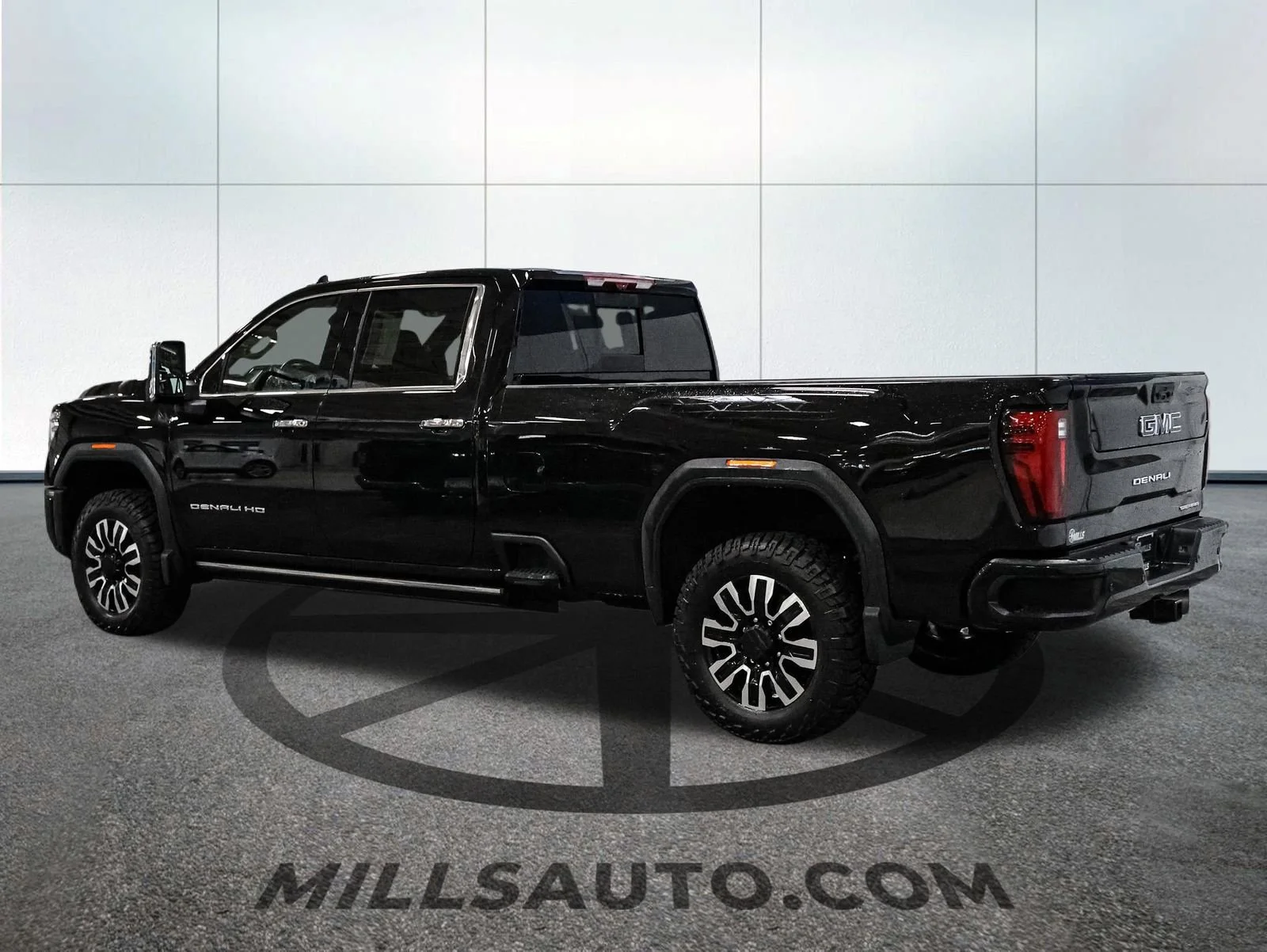 Certified Used 2025 Onyx Black GMC Denali Ultimate image 4