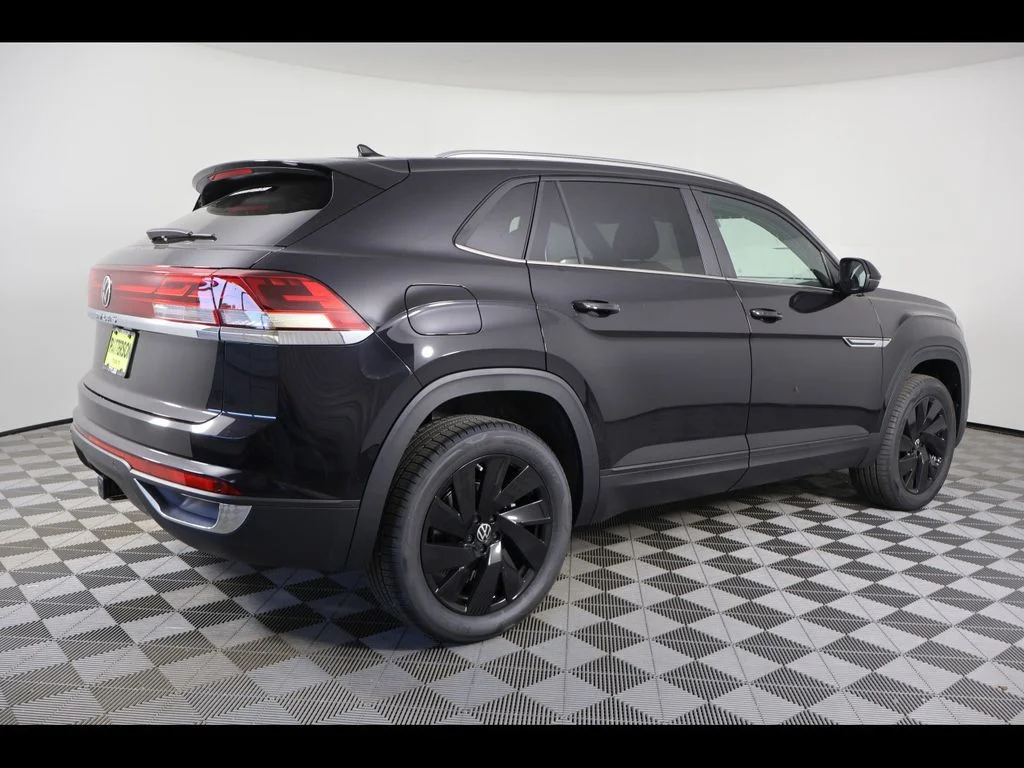 New 2026 Black Volkswagen 2.0T SE w/Technology image 6