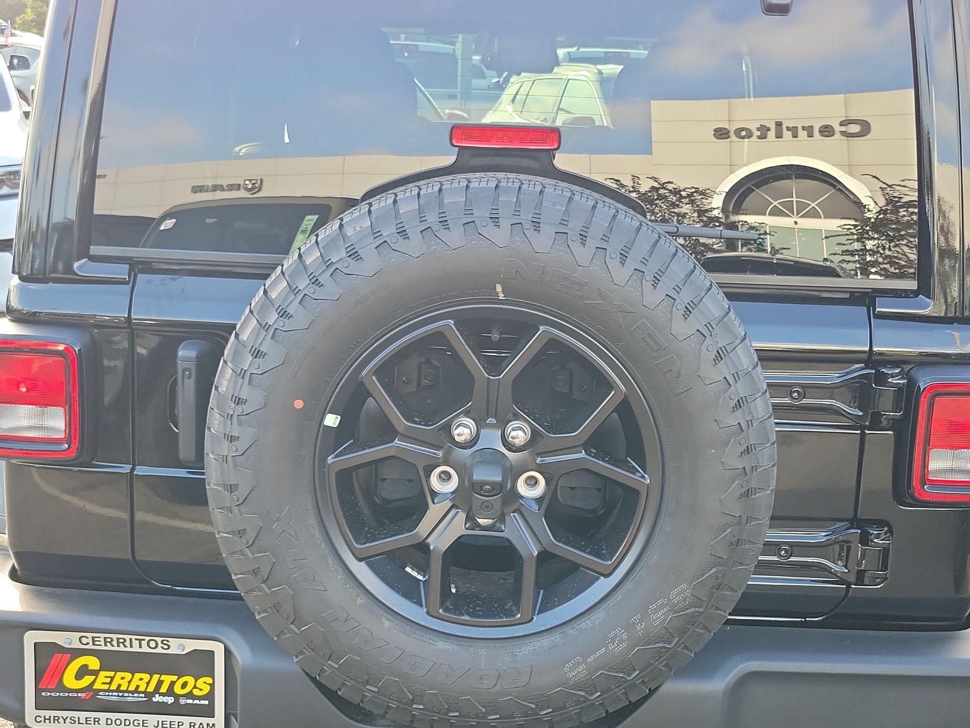New 2026 Black Clear-Coat Paint Jeep  image 18