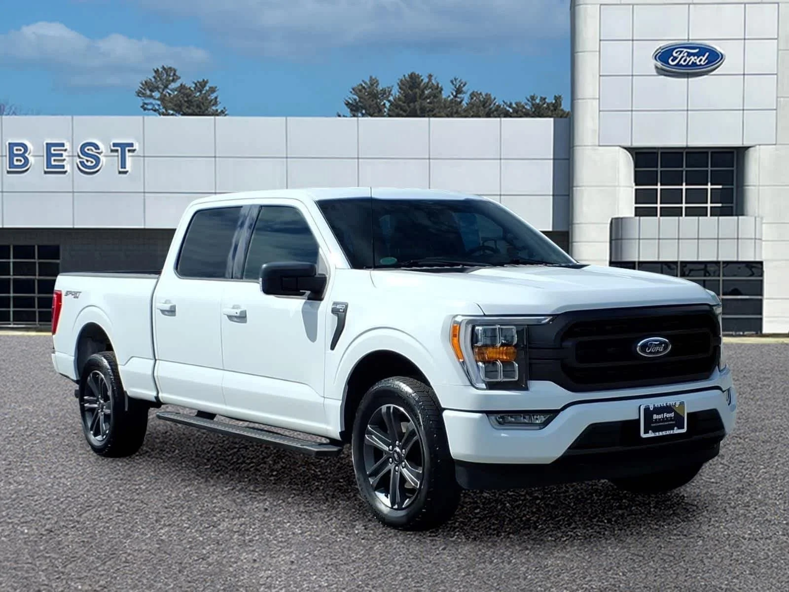 Used 2023 Oxford White Ford XLT image 9
