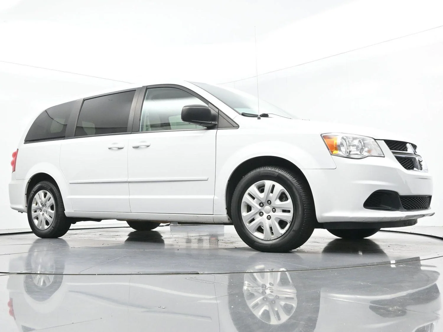 Used 2017 White Knuckle Clearcoat Dodge SE image 34