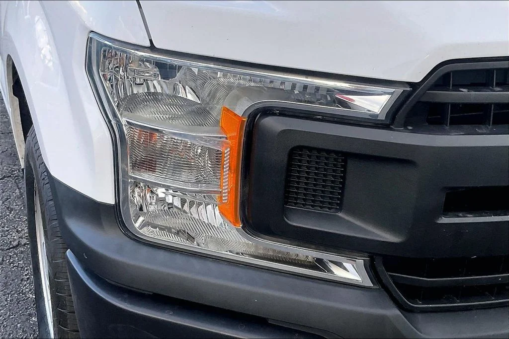 Used 2019 White Ford XL image 27