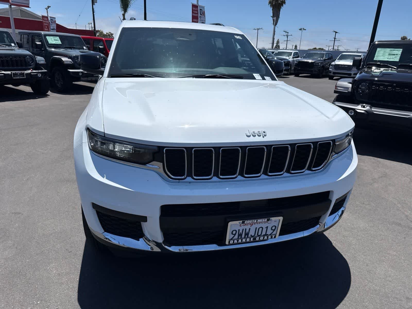Used 2025 Bright White Clearcoat Jeep Laredo X image 5