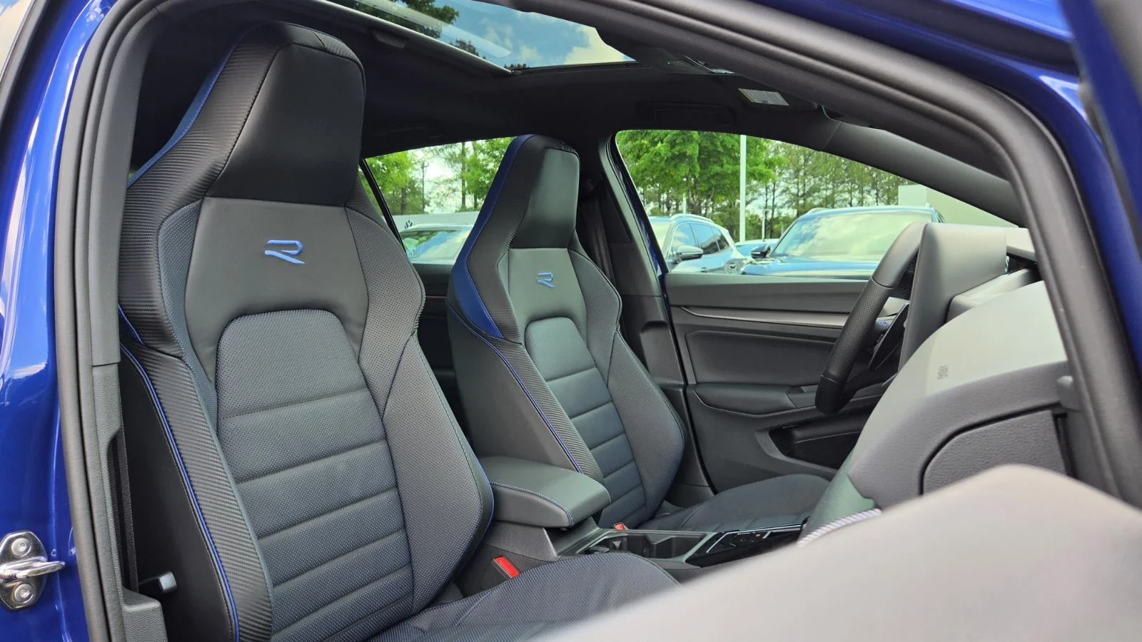 New 2026 Lapiz Blue Metallic Volkswagen  image 57