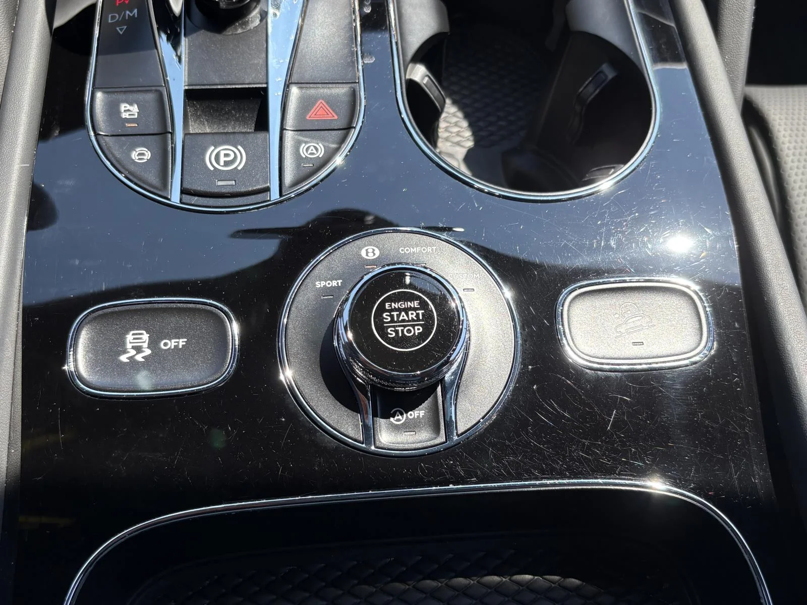 2024 Bentley Bentayga - Photo 35