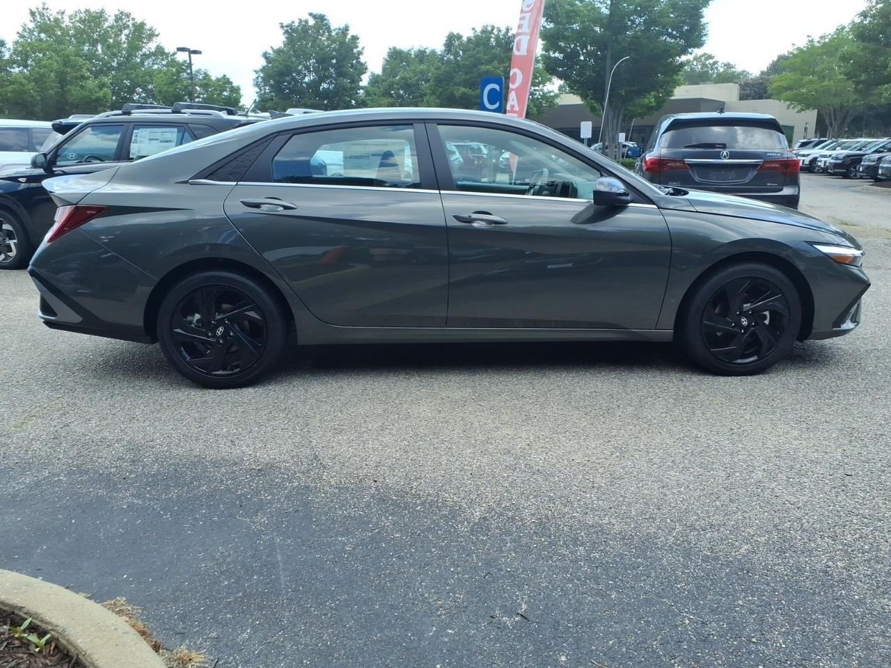 New 2026 Amazon Gray Hyundai SEL Sport image 4