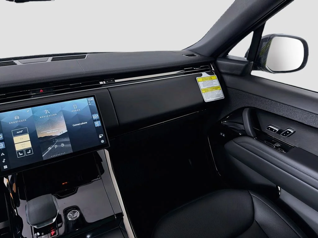 New 2027 Carpathian Grey Prem Met Land Rover Dynamic SE image 25