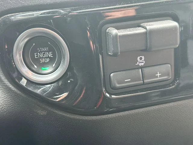 Used 2025 Gray Chevrolet ZR2 image 19