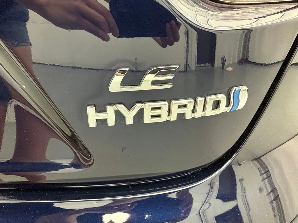 Used 2023  Toyota LE image 11