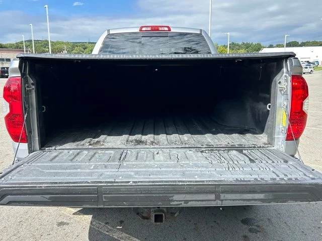 Used 2017 Silver Toyota SR5 image 18